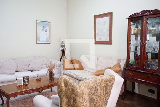 Sala de casa para alugar com 6 quartos, 175m² em Jardim Maia, Guarulhos