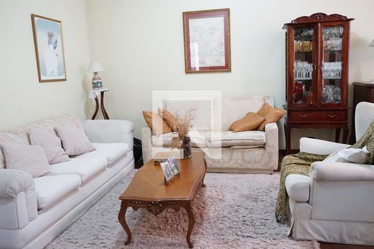Sala de casa para alugar com 6 quartos, 175m² em Jardim Maia, Guarulhos