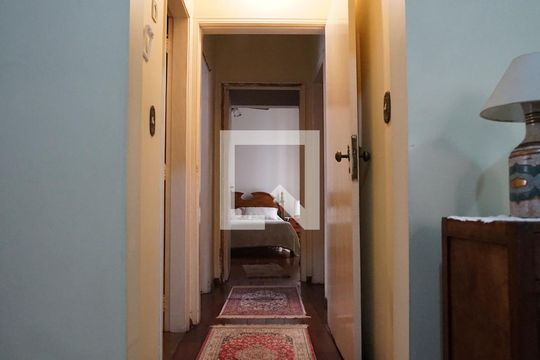 Corredor de casa para alugar com 6 quartos, 175m² em Jardim Maia, Guarulhos