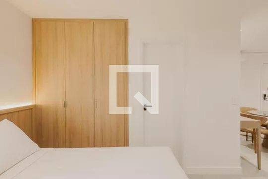 Sala/Quarto de apartamento para alugar com 1 quarto, 33m² em Pinheiros, São Paulo