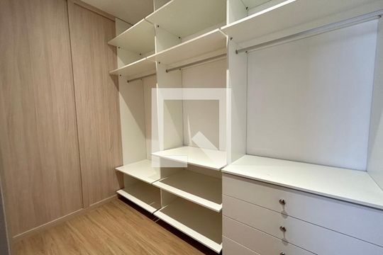 Closet de apartamento para alugar com 1 quarto, 40m² em Saco dos Limões, Florianópolis