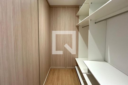 Closet de apartamento para alugar com 1 quarto, 40m² em Saco dos Limões, Florianópolis