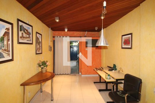 Sala de casa à venda com 3 quartos, 181m² em Vila Romero, São Paulo