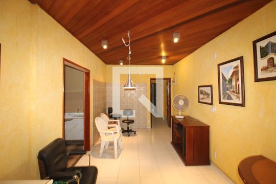 Sala de casa à venda com 3 quartos, 181m² em Vila Romero, São Paulo