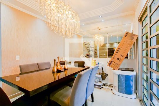 Sala de casa para alugar com 4 quartos, 470m² em Vila Galvão, Guarulhos