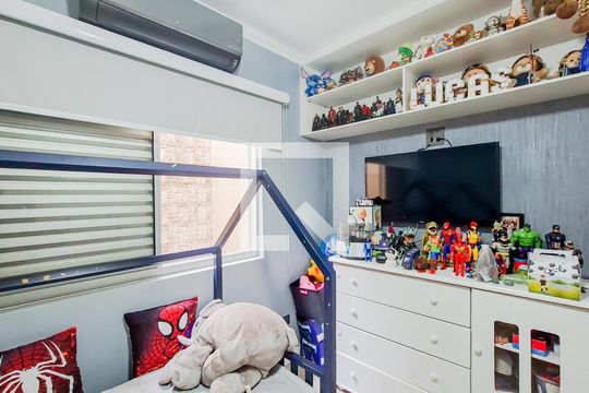 Quarto 1 de casa para alugar com 4 quartos, 470m² em Vila Galvão, Guarulhos