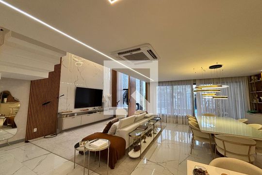 Sala de casa de condomínio à venda com 4 quartos, 433m² em Vargem Grande, Rio de Janeiro