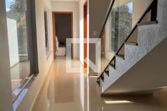 Corredor de casa de condomínio para alugar com 3 quartos, 400m² em Q 13, Brasília