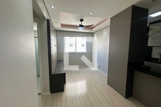 Sala de apartamento à venda com 2 quartos, 53m² em Centro, Barueri