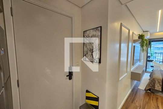 Sala / Quarto de apartamento para alugar com 1 quarto, 25m² em Vila Guarani (Zona Sul), São Paulo