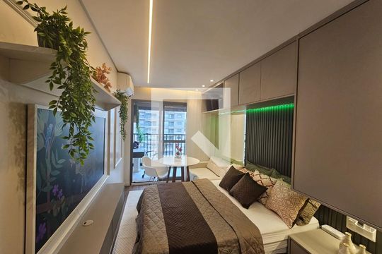 Sala / Quarto de apartamento para alugar com 1 quarto, 25m² em Vila Guarani (Zona Sul), São Paulo