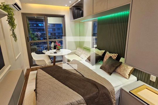 Sala / Quarto de apartamento para alugar com 1 quarto, 25m² em Vila Guarani (Zona Sul), São Paulo