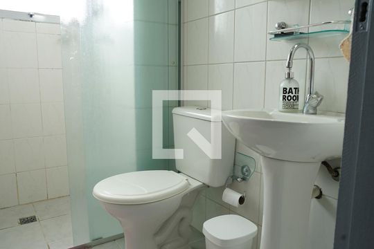 Banheiro de apartamento para alugar com 2 quartos, 62m² em Vila Paulista, Guarulhos