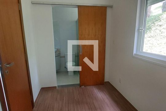 Banheiro de casa de condomínio à venda com 4 quartos, 323m² em Vereda das Gerais, Nova Lima