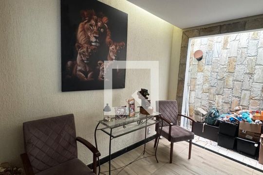 Sala de casa para alugar com 3 quartos, 206m² em Serrano, Belo Horizonte