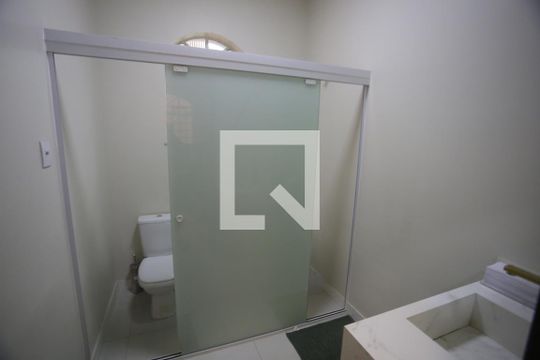Banheiro de casa à venda com 4 quartos, 360m² em Calafate, Belo Horizonte