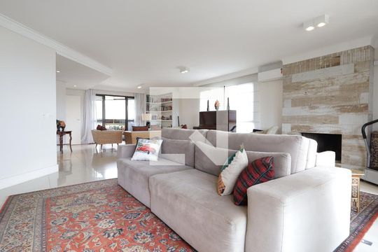 Sala de apartamento para alugar com 3 quartos, 220m² em Vila Suzana, São Paulo