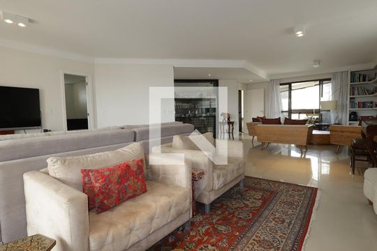 Sala de apartamento para alugar com 3 quartos, 220m² em Vila Suzana, São Paulo