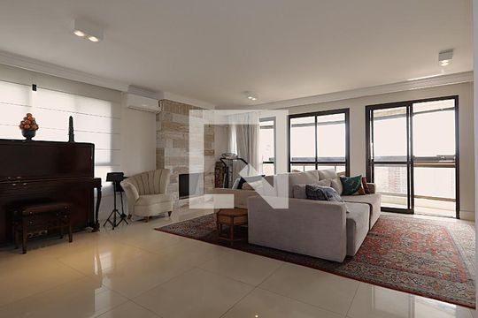 Sala de apartamento para alugar com 3 quartos, 220m² em Vila Suzana, São Paulo