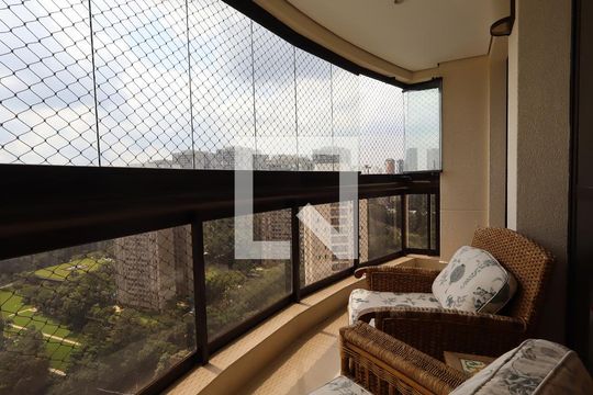Varanda da Sala de apartamento para alugar com 3 quartos, 220m² em Vila Suzana, São Paulo