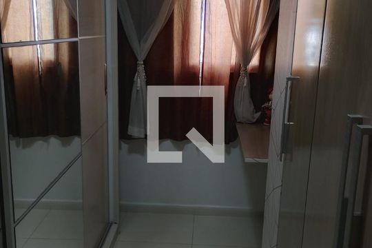 Quarto de apartamento à venda com 2 quartos, 44m² em Cidade São Jorge, Santo André
