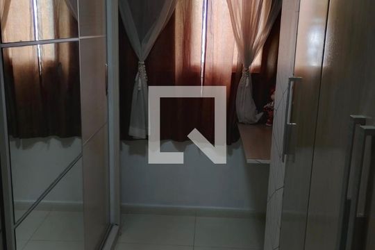 Quarto de apartamento à venda com 2 quartos, 44m² em Cidade São Jorge, Santo André