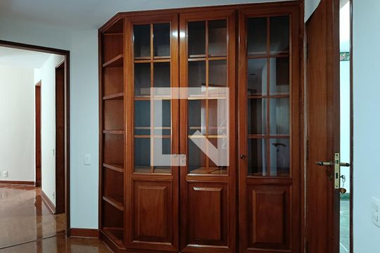 Lavabo de apartamento à venda com 4 quartos, 217m² em Sumarezinho, São Paulo