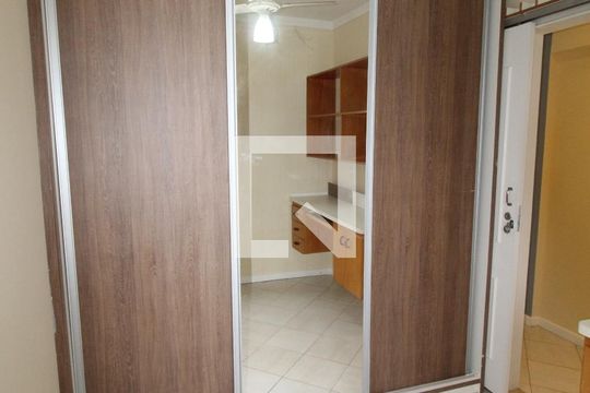 Quarto de apartamento para alugar com 2 quartos, 65m² em Conjunto Residencial Trinta E Um de Marco, São José dos Campos