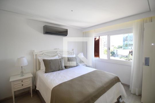 Suíte 1 de apartamento à venda com 1 quarto, 53m² em Rio Branco, Porto Alegre
