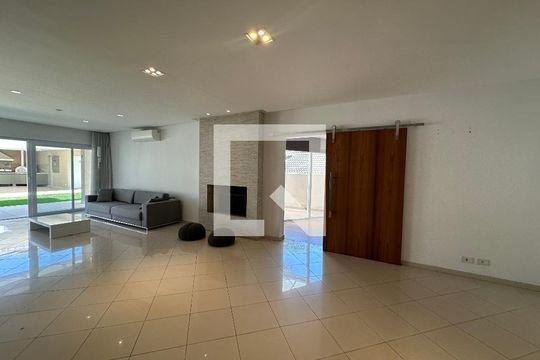 Sala de casa de condomínio à venda com 4 quartos, 565m² em Jardim Paulista, Barueri