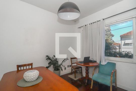 Casa para alugar com 4 quartos, 360m² em Petrópolis, Porto Alegre