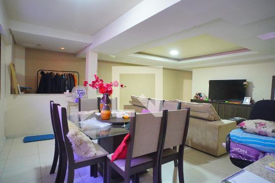 Sala de casa à venda com 4 quartos, 389m² em Partenon, Porto Alegre