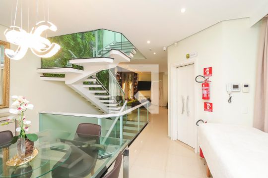 Sala de casa à venda com 4 quartos, 260m² em Jardim Itapemirim, São Paulo