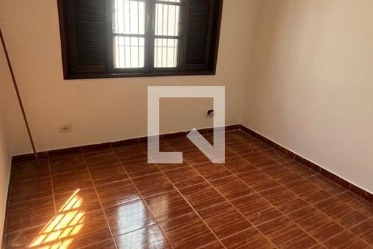 Casa para alugar com 2 quartos, 300m² em Vila Brasil, São Paulo