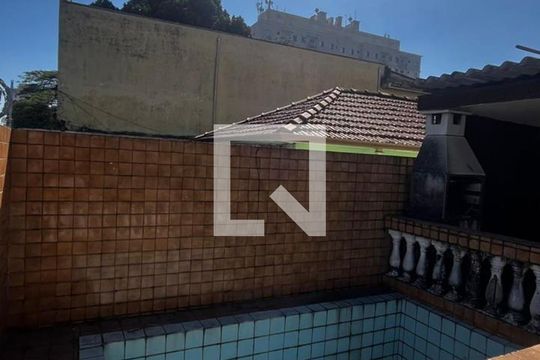 Casa para alugar com 2 quartos, 300m² em Vila Brasil, São Paulo