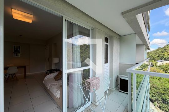 Sala - Varanda de apartamento para alugar com 2 quartos, 75m² em Camorim, Rio de Janeiro