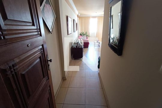 Entrada de apartamento para alugar com 3 quartos, 135m² em Barra, Salvador