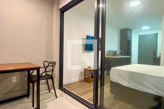 Varanda de kitnet/studio à venda com 1 quarto, 30m² em Perdizes, São Paulo