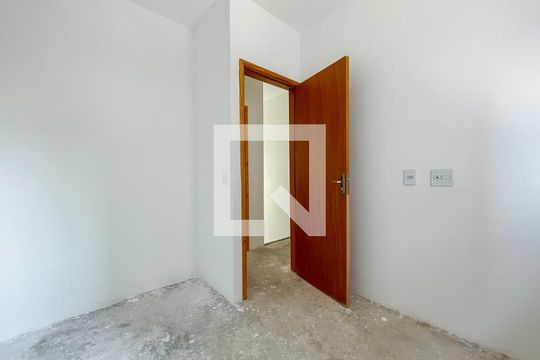 Quarto 1 de casa de condomínio à venda com 2 quartos, 52m² em Santa Maria, Osasco