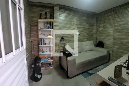 Sala de casa à venda com 2 quartos, 225m² em Jardim Guarará, Santo André