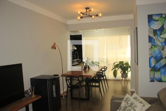 Sala com varanda Gourmet  de apartamento à venda com 2 quartos, 59m² em Picanço, Guarulhos
