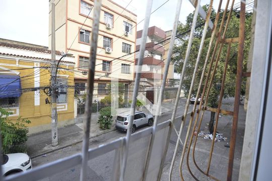 Sala de casa para alugar com 2 quartos, 90m² em Rocha, Rio de Janeiro