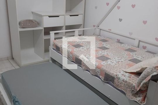 Quarto de apartamento para alugar com 3 quartos, 190m² em Canto do Forte, Praia Grande