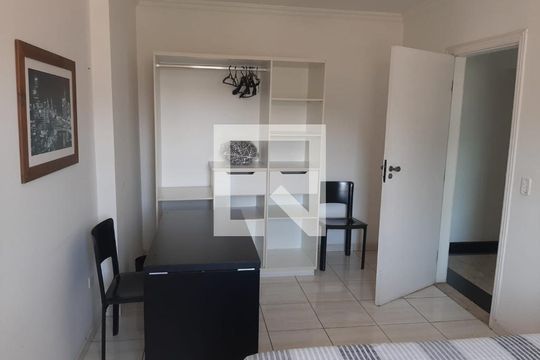 Quarto de apartamento para alugar com 3 quartos, 190m² em Canto do Forte, Praia Grande