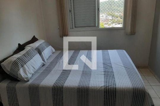 Quarto de apartamento para alugar com 3 quartos, 190m² em Canto do Forte, Praia Grande