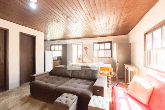 Casa à venda com 3 quartos, 232m² em Rio Branco, Canoas