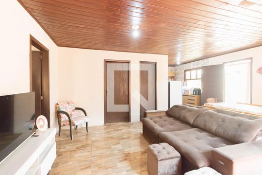 Casa à venda com 3 quartos, 232m² em Rio Branco, Canoas