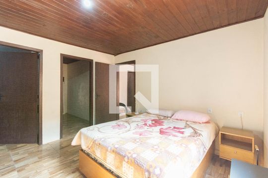 Casa à venda com 3 quartos, 232m² em Rio Branco, Canoas