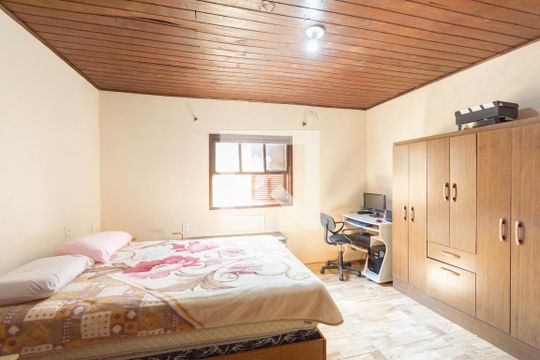 Casa à venda com 3 quartos, 232m² em Rio Branco, Canoas