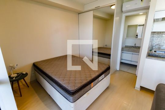 Suíte de apartamento para alugar com 1 quarto, 35m² em Real Parque, São Paulo